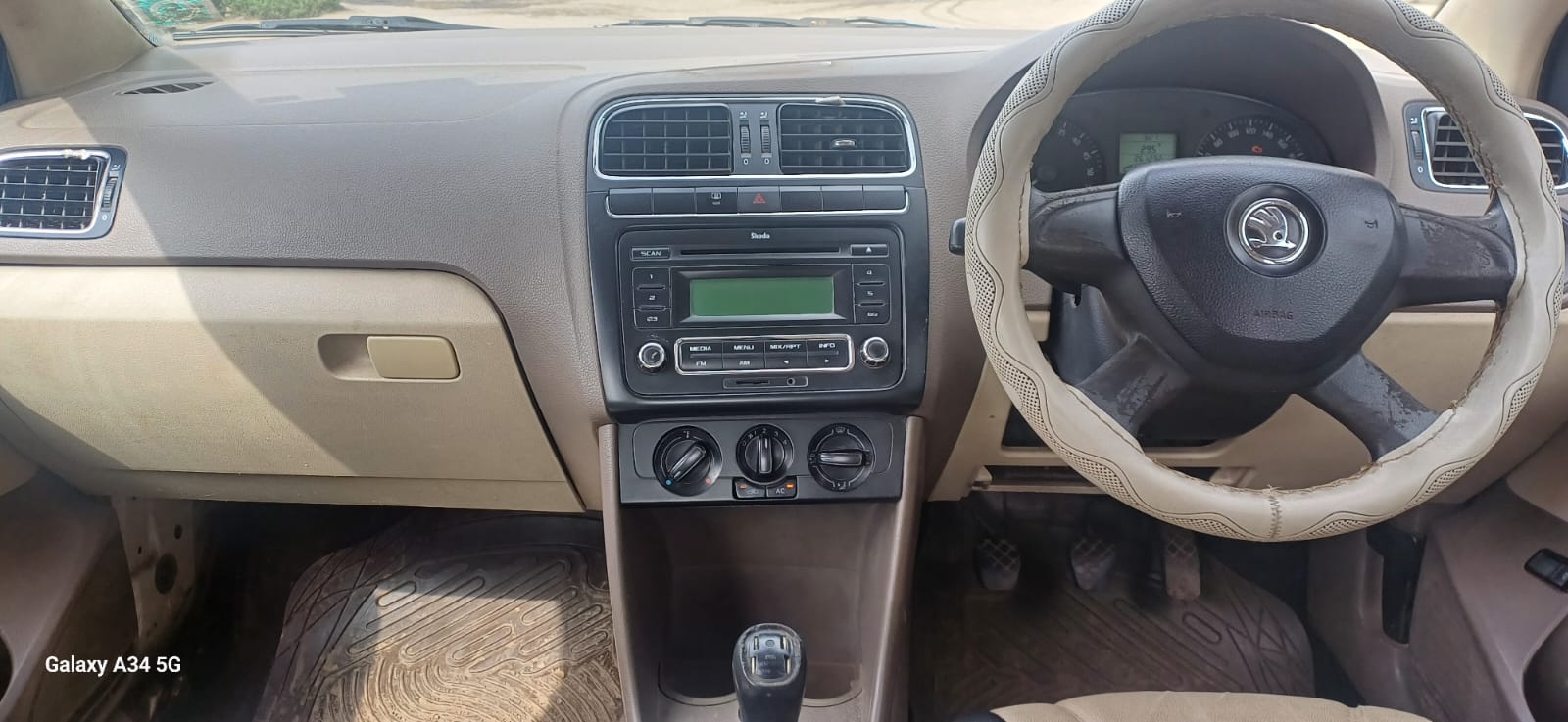 Skoda Rapid(2011-2014) Active 1.6 Tdi Cr Mt